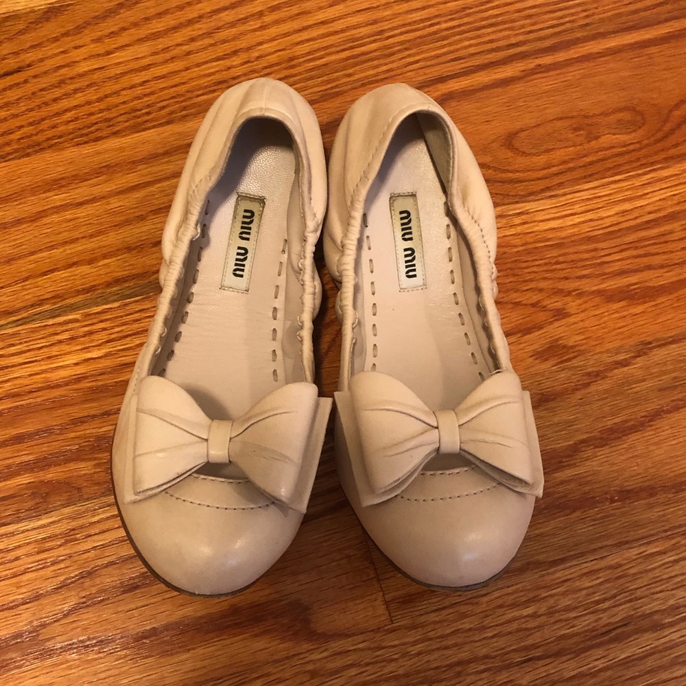 Used Miu Miu flats size 36, soft leather.